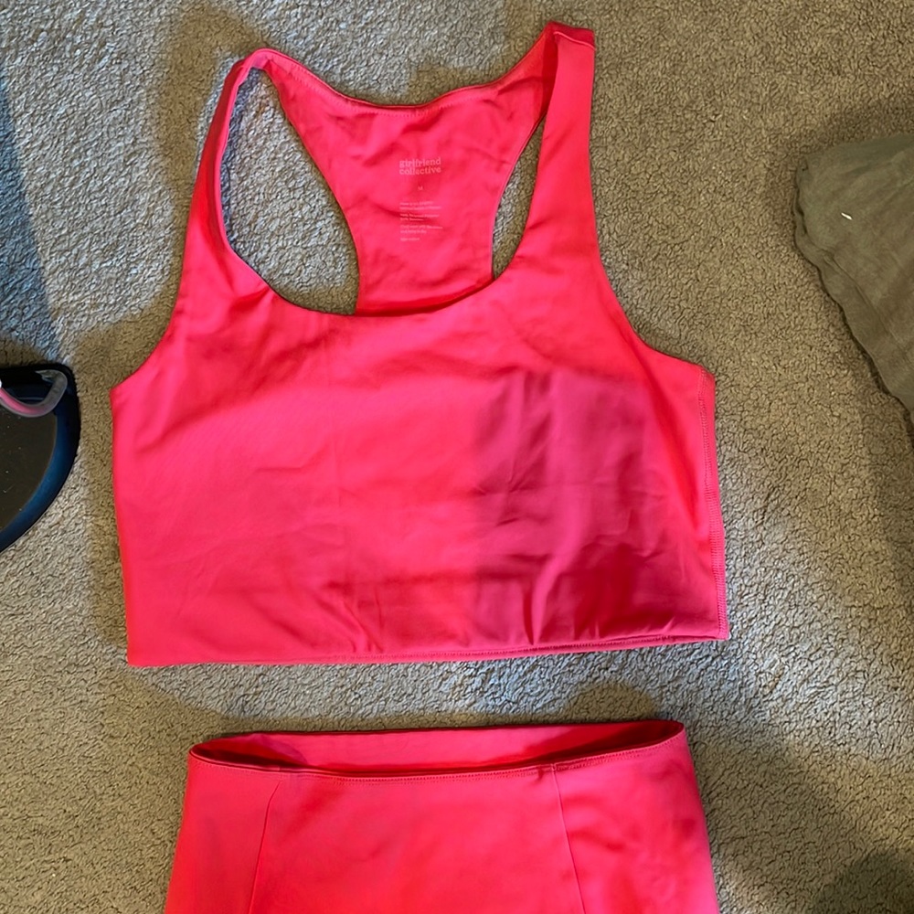 Girlfriend collective active set